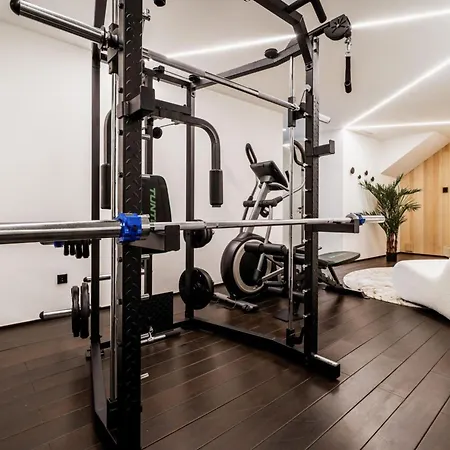 Villa Vacation I Ballesteros, Golf, Private Heated Pool, Sauna & Gym *