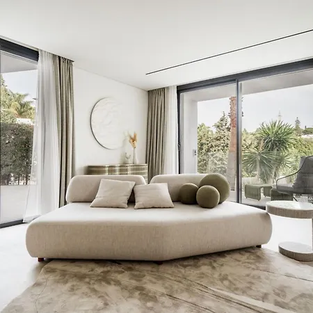Villa Vacation I Ballesteros, Golf, Private Heated Pool, Sauna & Gym